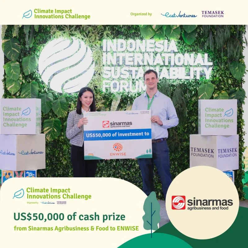 倍奇能源 receiving the US$50,000 Sinar Mas prize at CIIC 2024